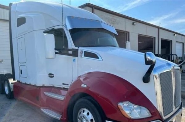 2018 Kenworth T680 - Image 2