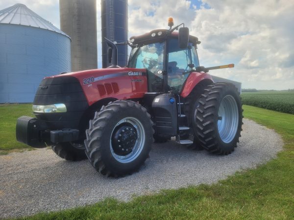 2019 Case IH Magnum 220 CVT - Image 2
