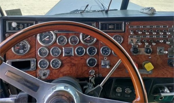 1998 Peterbilt 379 EXHD - Image 9