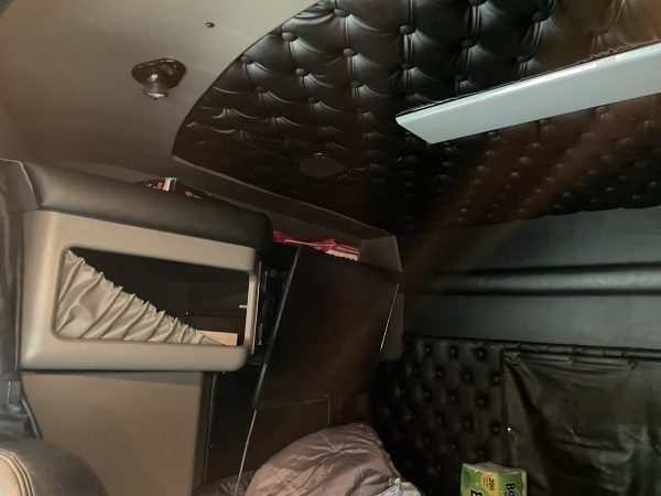 2020 Kenworth W900 - Image 5