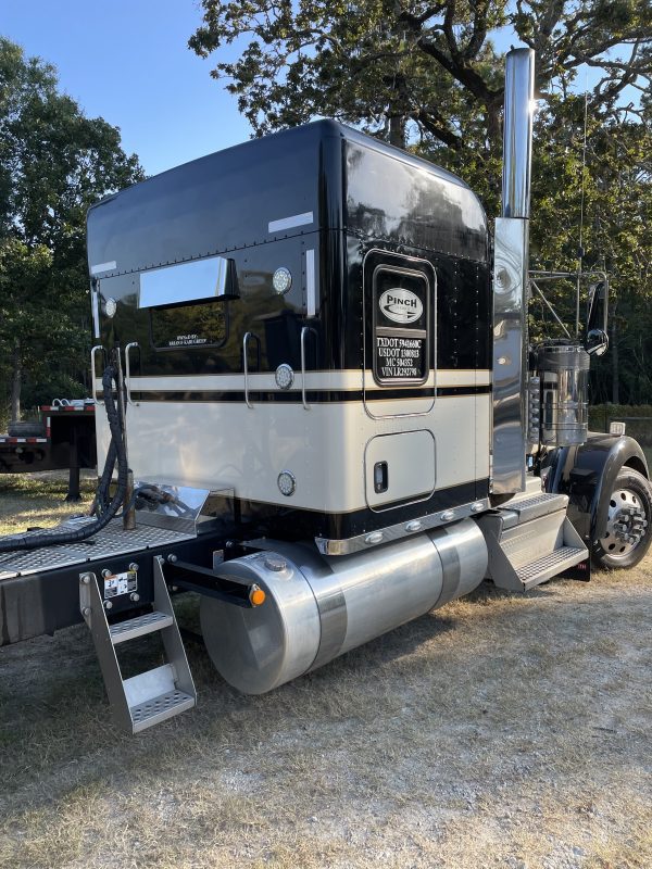 2020 Kenworth W900 - Image 8