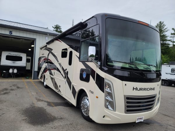 2022 Thor Hurricane 35M