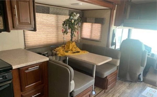 2019 FOREST RIVER FR3 32DS - Image 7