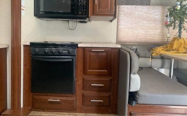 2019 FOREST RIVER FR3 32DS - Image 8