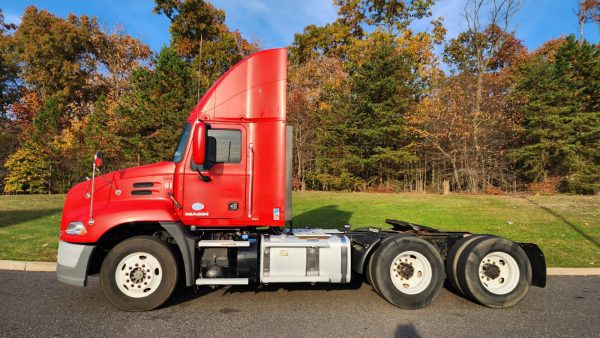 2016 Mack Pinnacle CXU613 - Image 7