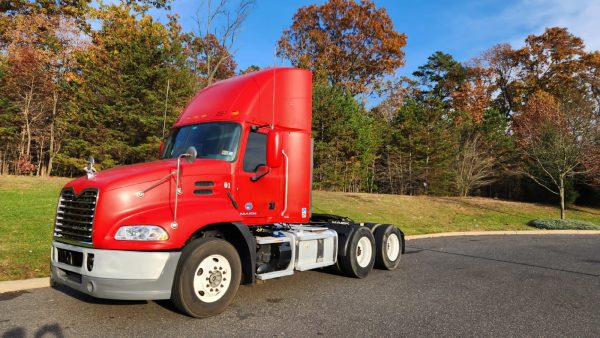 2016 Mack Pinnacle CXU613 - Image 9