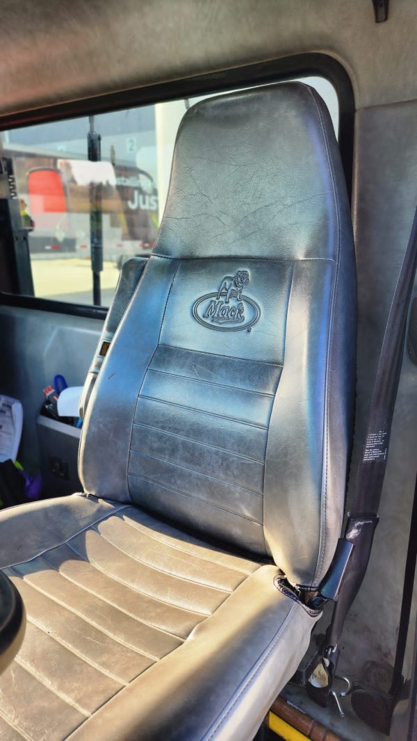 2016 Mack Pinnacle CXU613 - Image 12