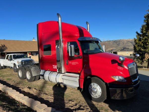 2019 International LT625 - Image 2