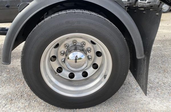 2020 PETERBILT 337 & 2019 Sun Country 5 Car - Image 23