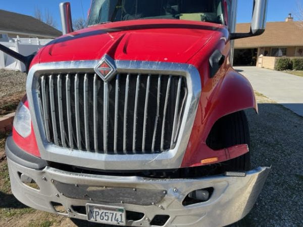 2019 International LT625 - Image 7