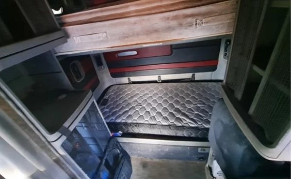 2001 FREIGHTLINER CENTURY 120 - Image 4