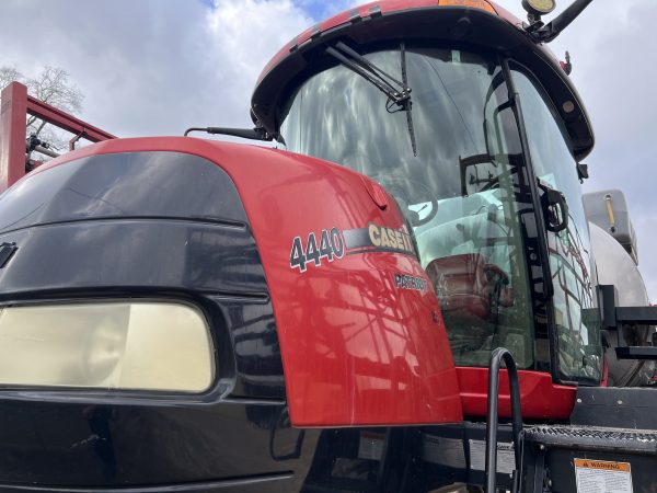 2016 Case IH 4440 sprayer - Image 11