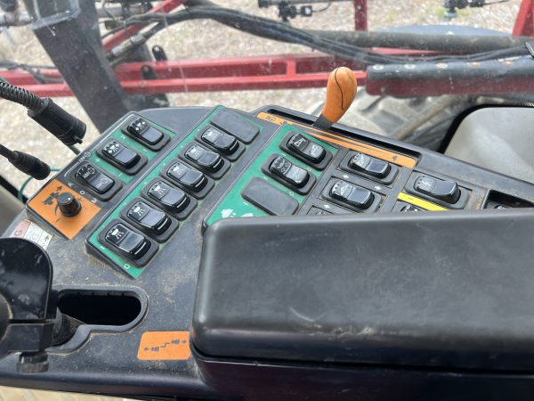 2016 Case IH 4440 sprayer - Image 15