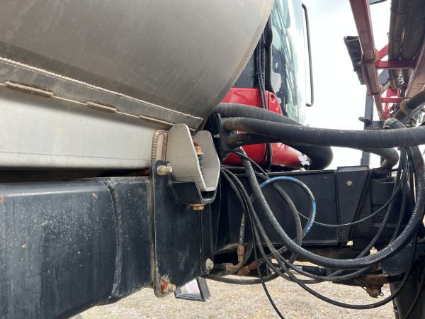 2016 Case IH 4440 sprayer - Image 17