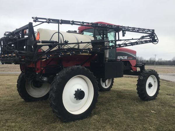 2006 Apache AS1010 Sprayer