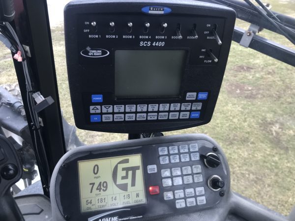 2006 Apache AS1010 Sprayer - Image 3