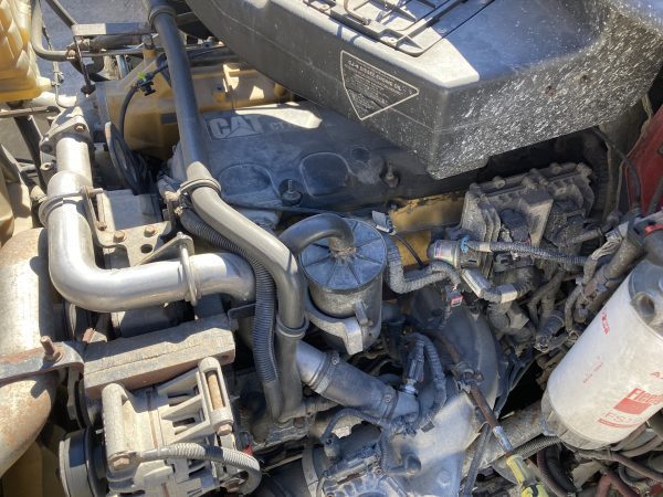 2013 Caterpillar CT660 - Image 11