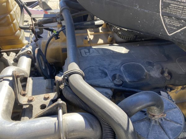 2013 Caterpillar CT660 - Image 13