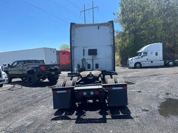 2018 Kenworth T680 - Image 8