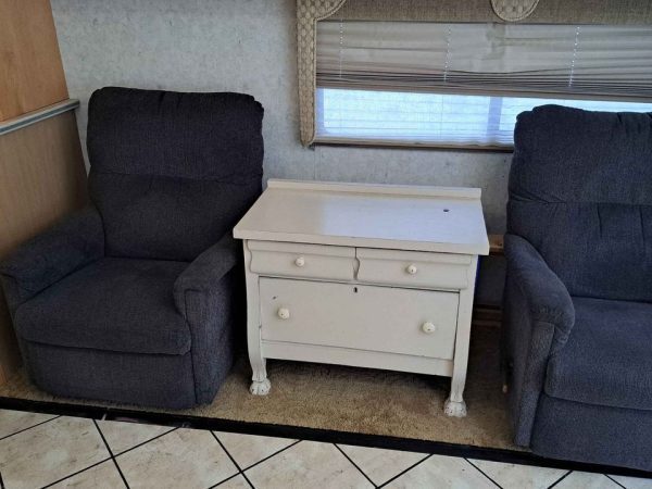 2004 Winnebago Itasca - Image 13