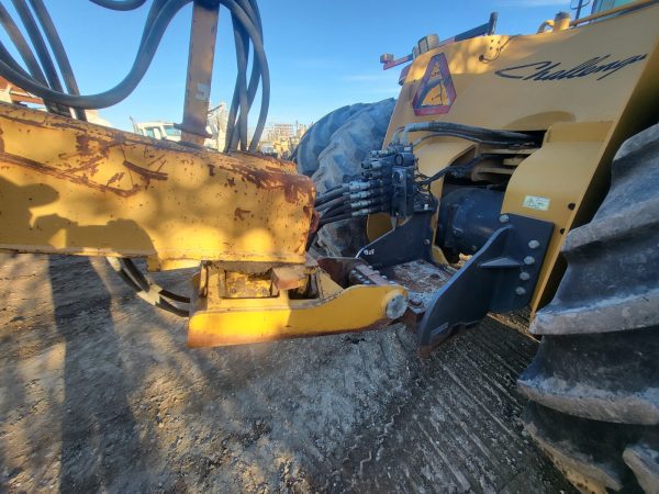 2008 CHALLENGER MT955B - Image 28