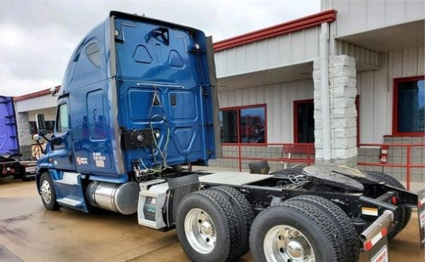 2016 FREIGHTLINER CASCADIA 125 - Image 3