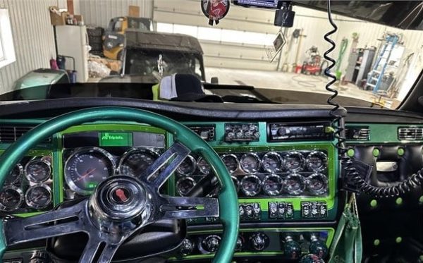 2020 KENWORTH W900L - Image 6
