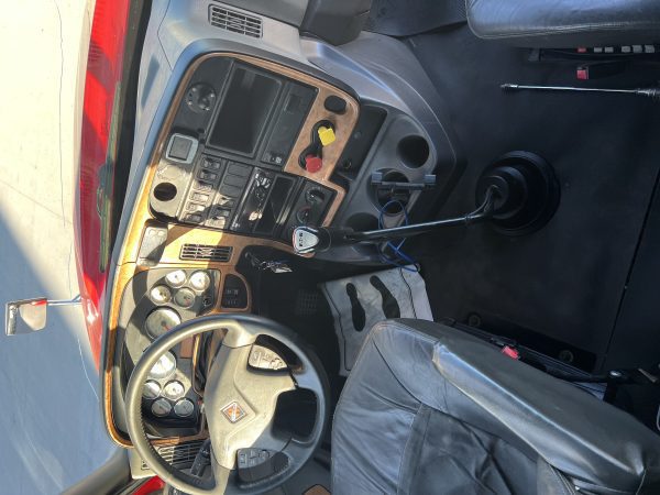 2017 International Prostar - Image 13