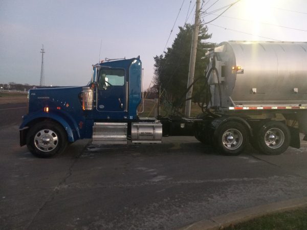 2016 Kenworth W900B - Image 6