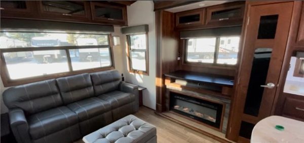 2019 JAYCO PINNACLE 36SSWS - Image 18
