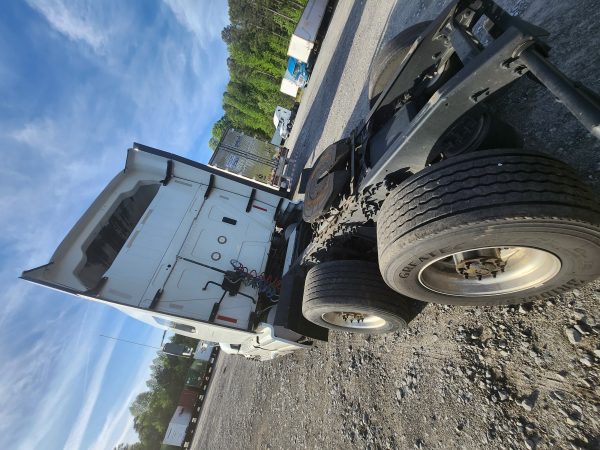 2017 International Prostar - Image 2
