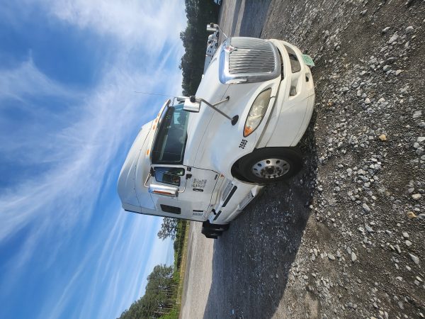 2017 International Prostar - Image 3