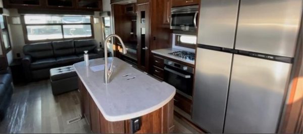 2019 JAYCO PINNACLE 36SSWS - Image 3