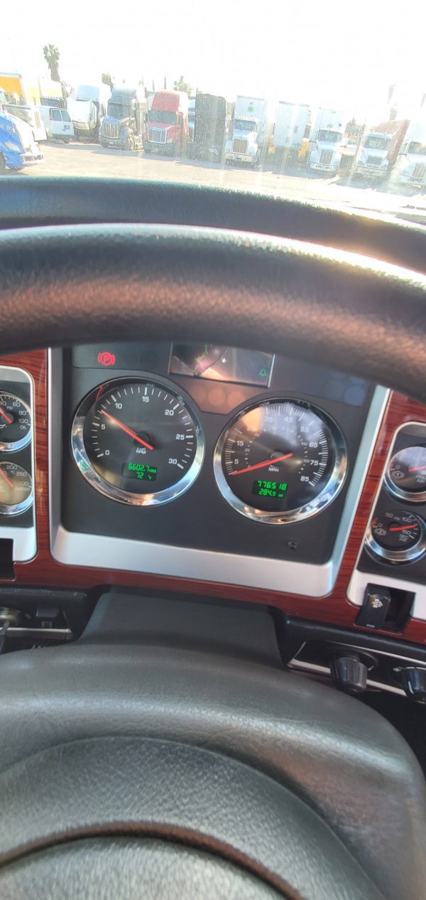 2009 Kenworth W900 Classic - Image 14