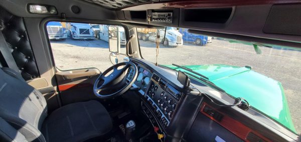 2009 Kenworth W900 Classic - Image 17