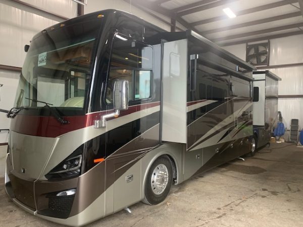 2021 Tiffin Phaeton IH