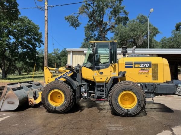 2017 KOMATSU WA270-8 - Image 10