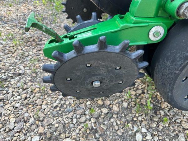 2011 John Deere 1770NT 16 row 30 - Image 4