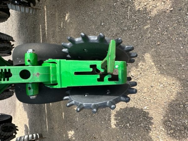 2011 John Deere 1770NT 16 row 30 - Image 14