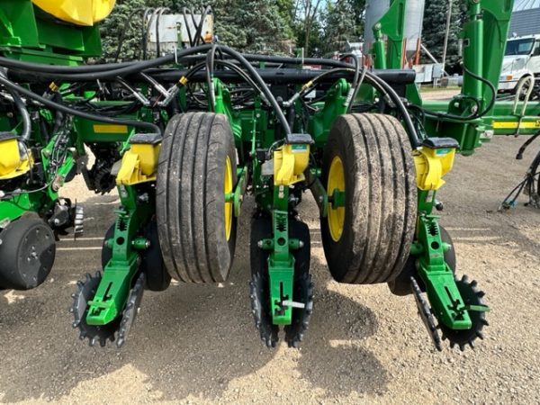 2011 John Deere 1770NT 16 row 30 - Image 15