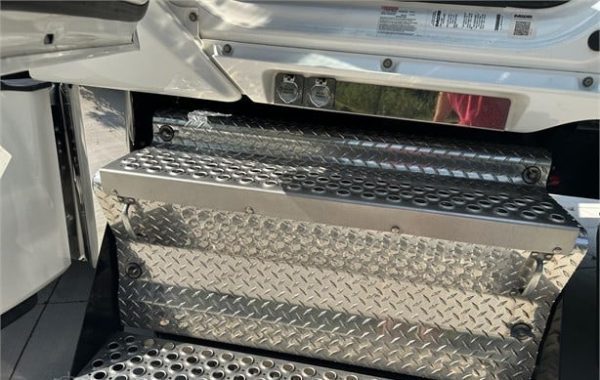 2021 Kenworth W990 - Image 9