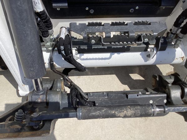 2022 Bobcat T-76 Track Skid Steer - Image 12