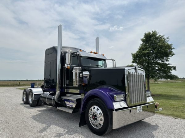 1997 Kenworth W900L - Image 14