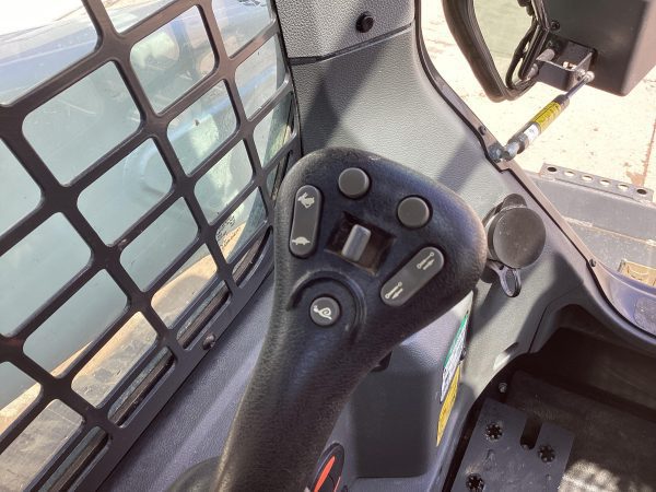 2022 Bobcat T-76 Track Skid Steer - Image 17