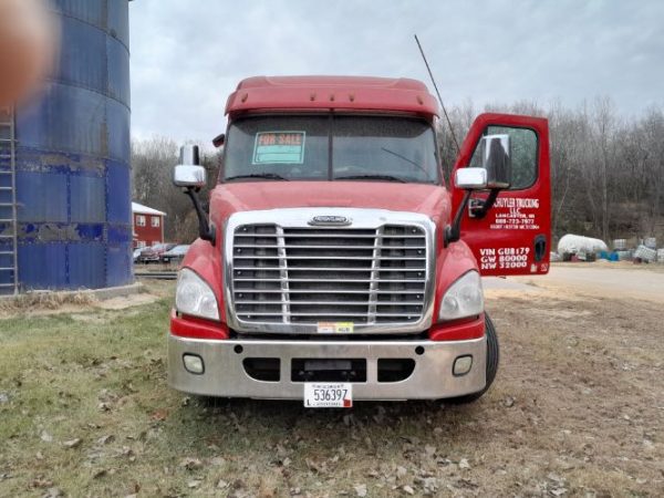 2016 FREIGHTLINER CASCADIA 113 - Image 2