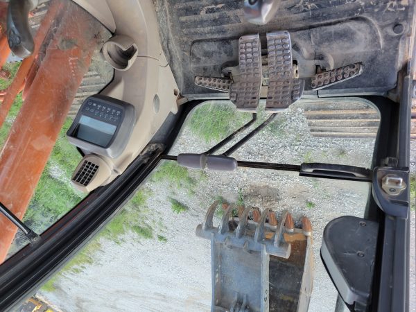 2012 Hitachi ZX200-3 Excavator - Image 2