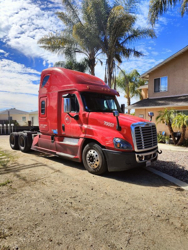 2016 Freightliner Cascadia 125 - Image 2