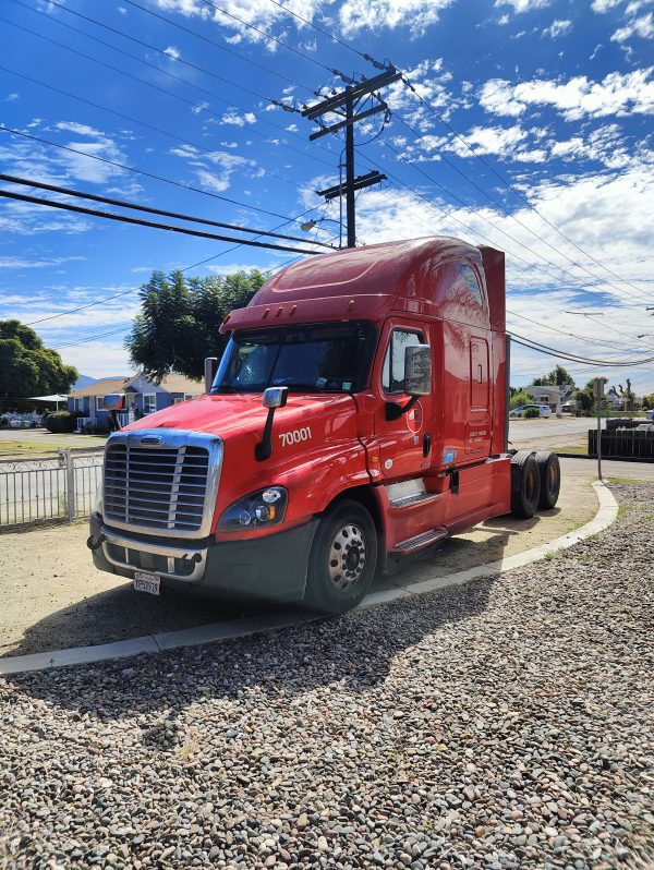 2016 Freightliner Cascadia 125 - Image 4
