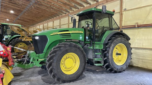 2004 John Deere 7720