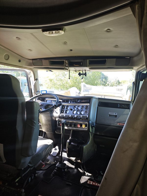 2014 Kenworth W900 - Image 5